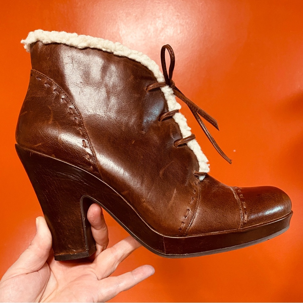 18 - NWOT Leather Sherpa Trimmed Heeled Boots Sz 8.5